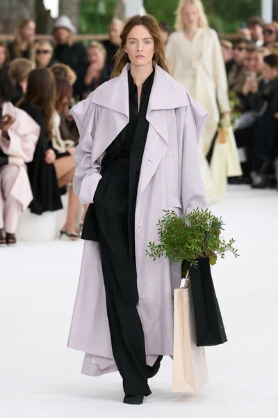 Look 17